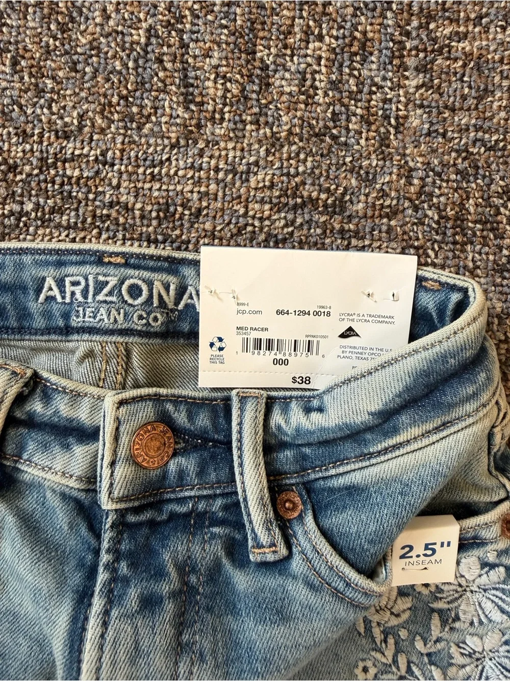 NWT Arizona Jean Co Blue Denim Shorts with White Floral Embroidery Size 000